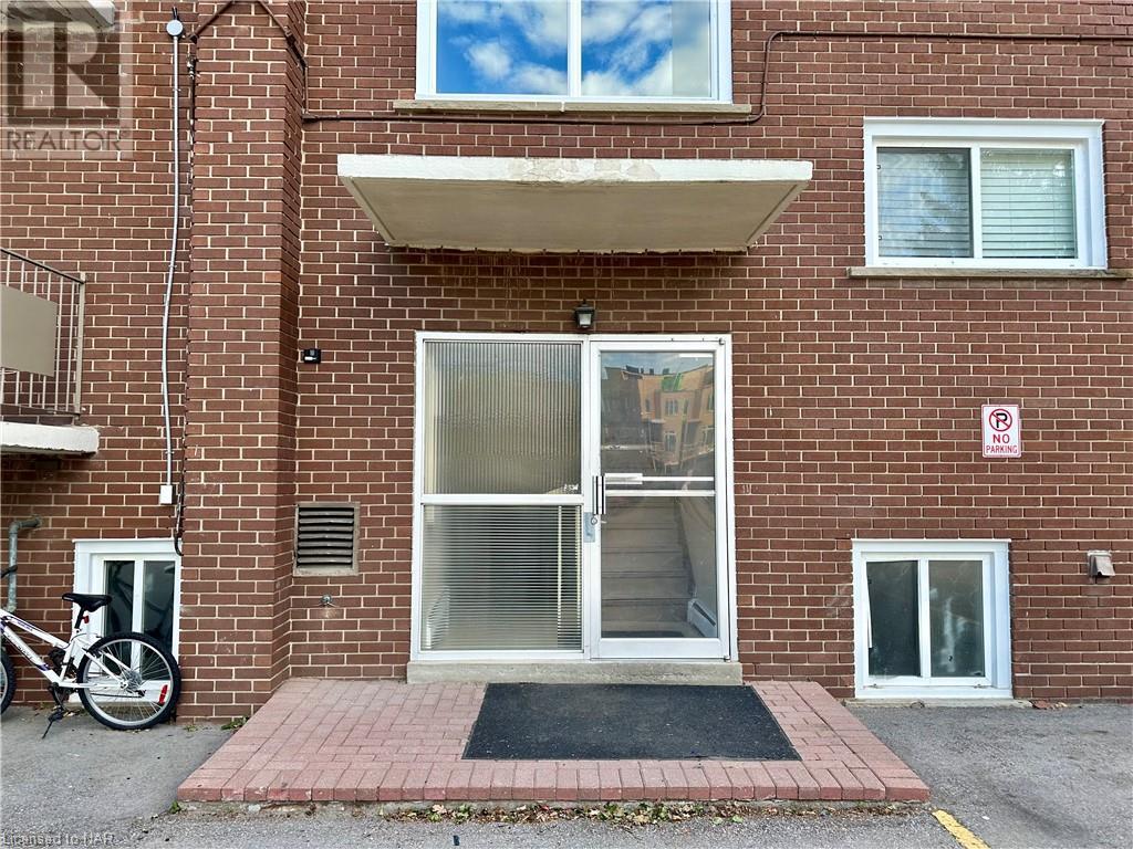 286 Vine Street Unit# 3, St. Catharines, Ontario  L2M 4T3 - Photo 3 - 40608586