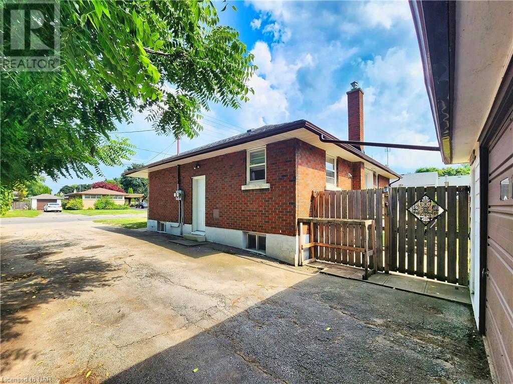 555 Bunting Road, St. Catharines, Ontario  L2M 3A4 - Photo 4 - 40625802